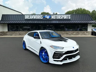 Lamborghini Urus — Dreamworks customization — source photo